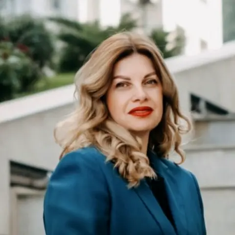 Давиденко Ірина Спеціаліст з продажу квартир THE Capital