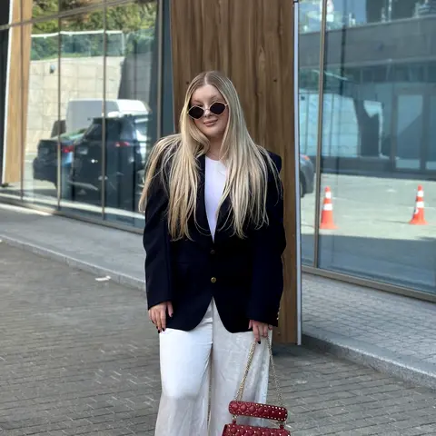 Мельник Юлія