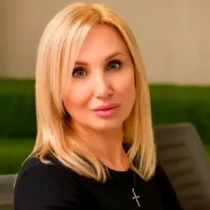 Тройна Лариса