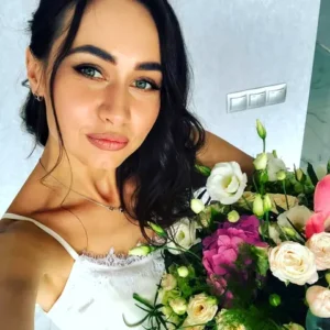 Шаравара Олена