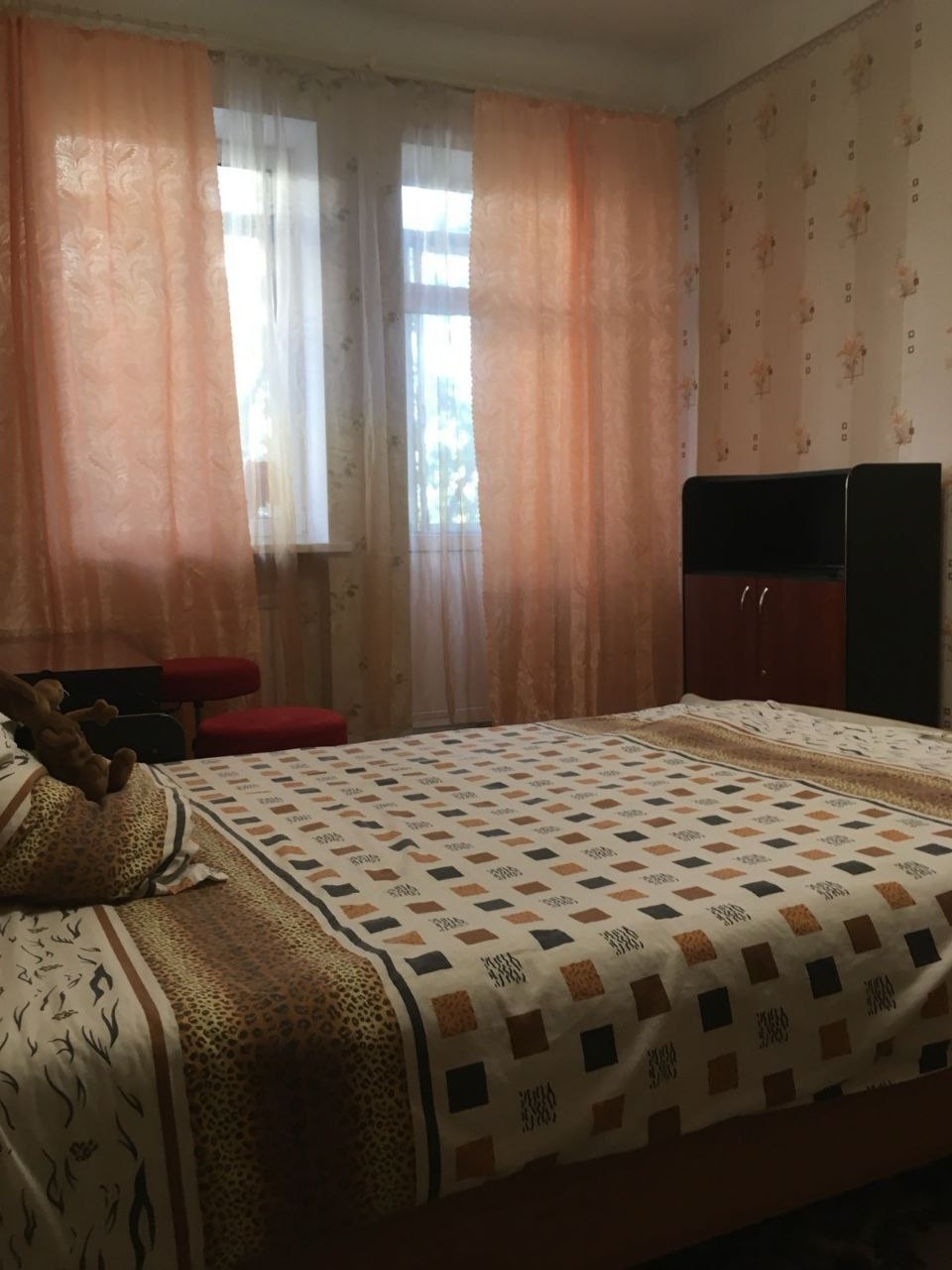 Здам кімнату в 3-кімнатній квартирі ( без господаря)