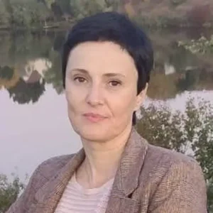 Нєдосєка Олена